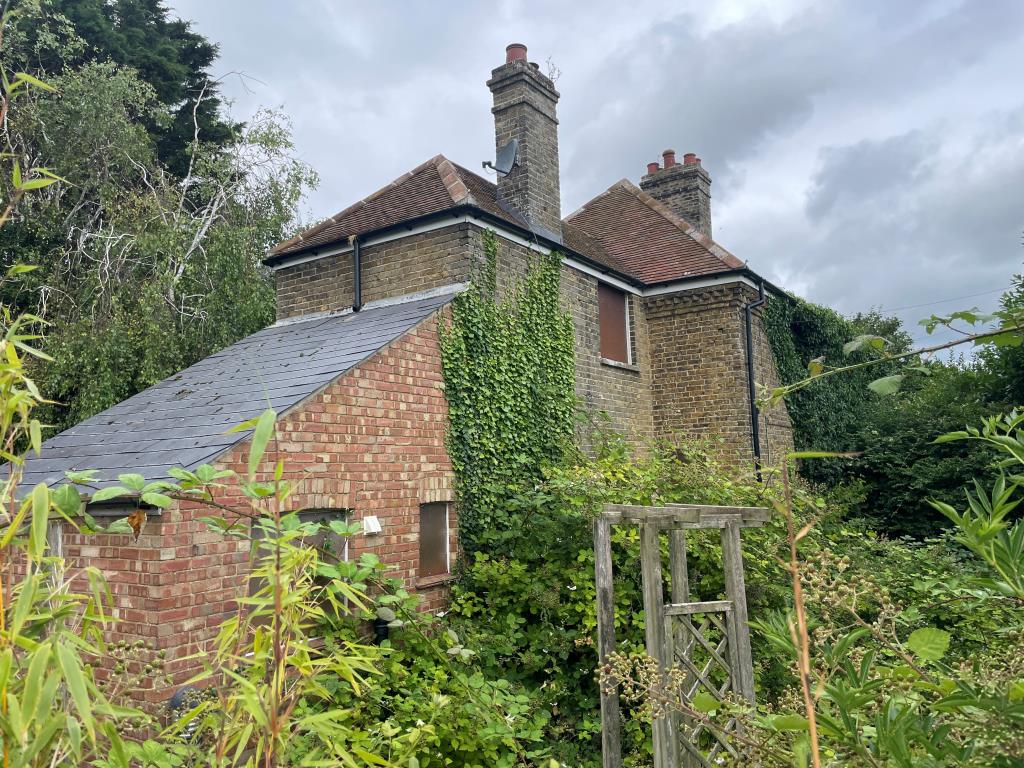 Lot: 158 - REDEVELOPMENT OPPORTUNITY - PLANNING CONSENT FOR TWO NEW BUILD DWELLINGS AND SEVEN BARN CONVERSIONS - Cottage one external